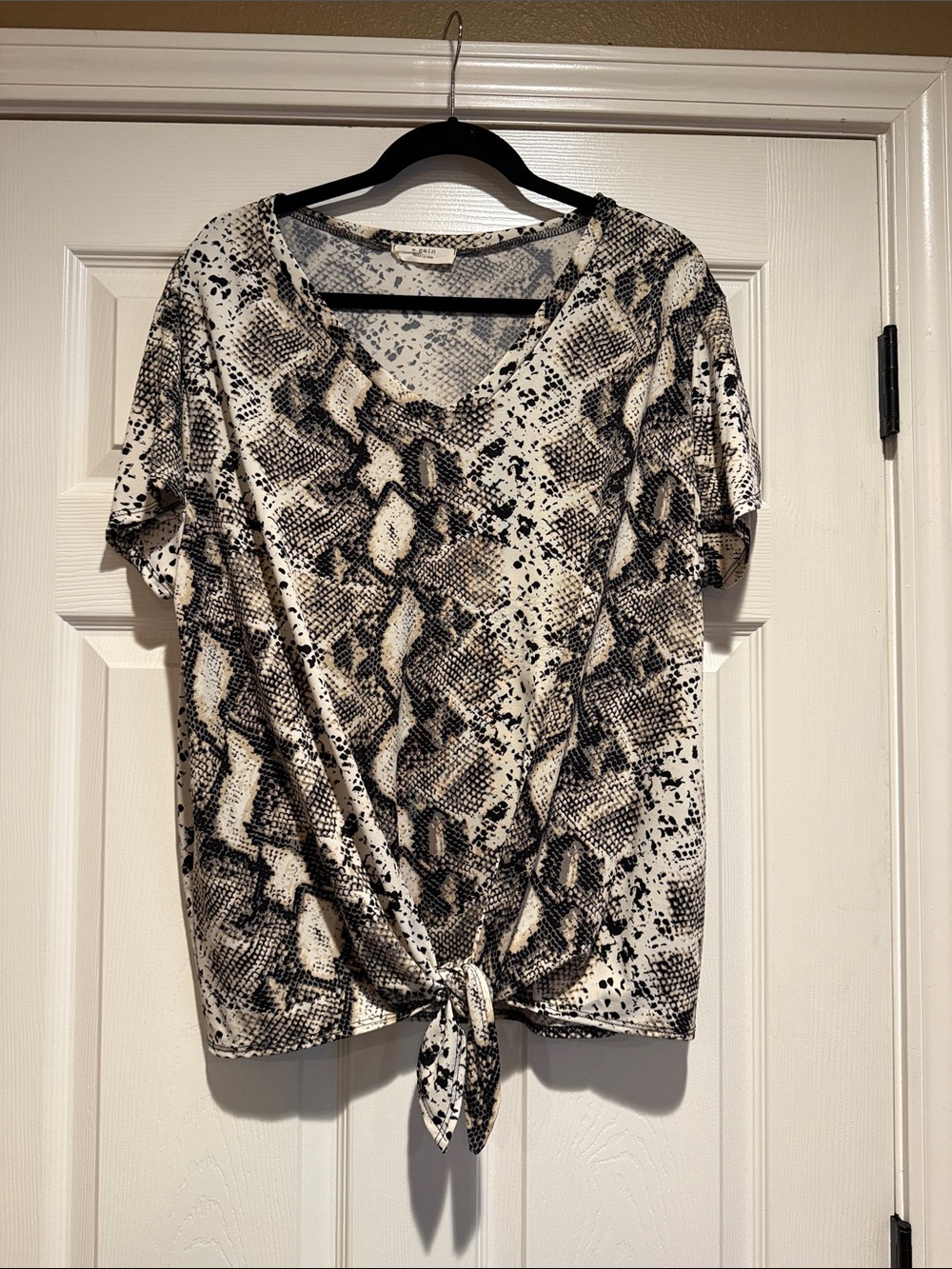 Tie-Front Snake Print Short Sleeve Top - Neutral